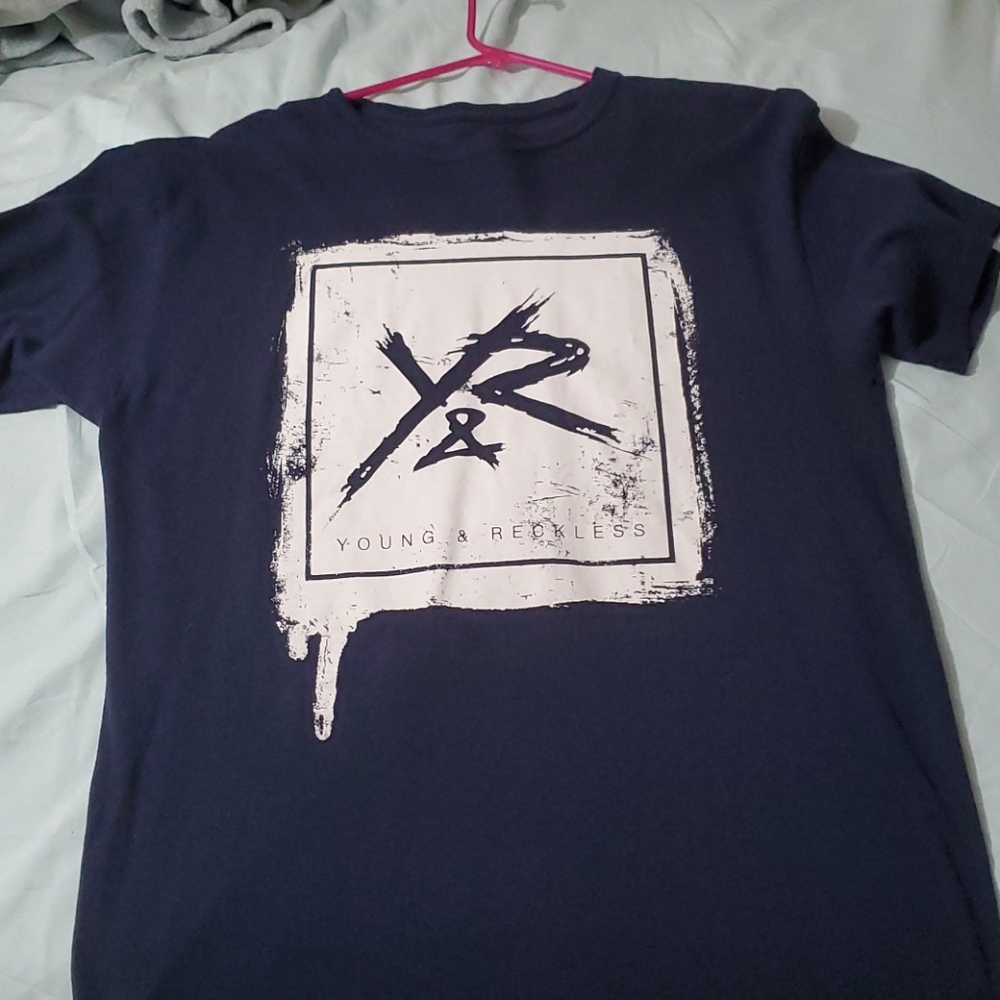 Large and x large t shirts. - Picture 8 of 16
